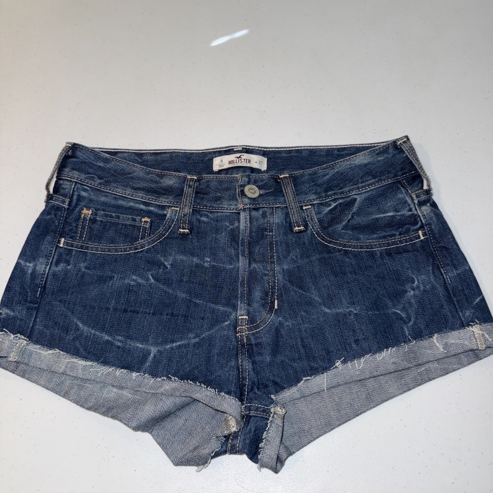 Y2K‎ Hollister Women's Medium Wash Mini Cuffed Shorts Size 5 Or 27